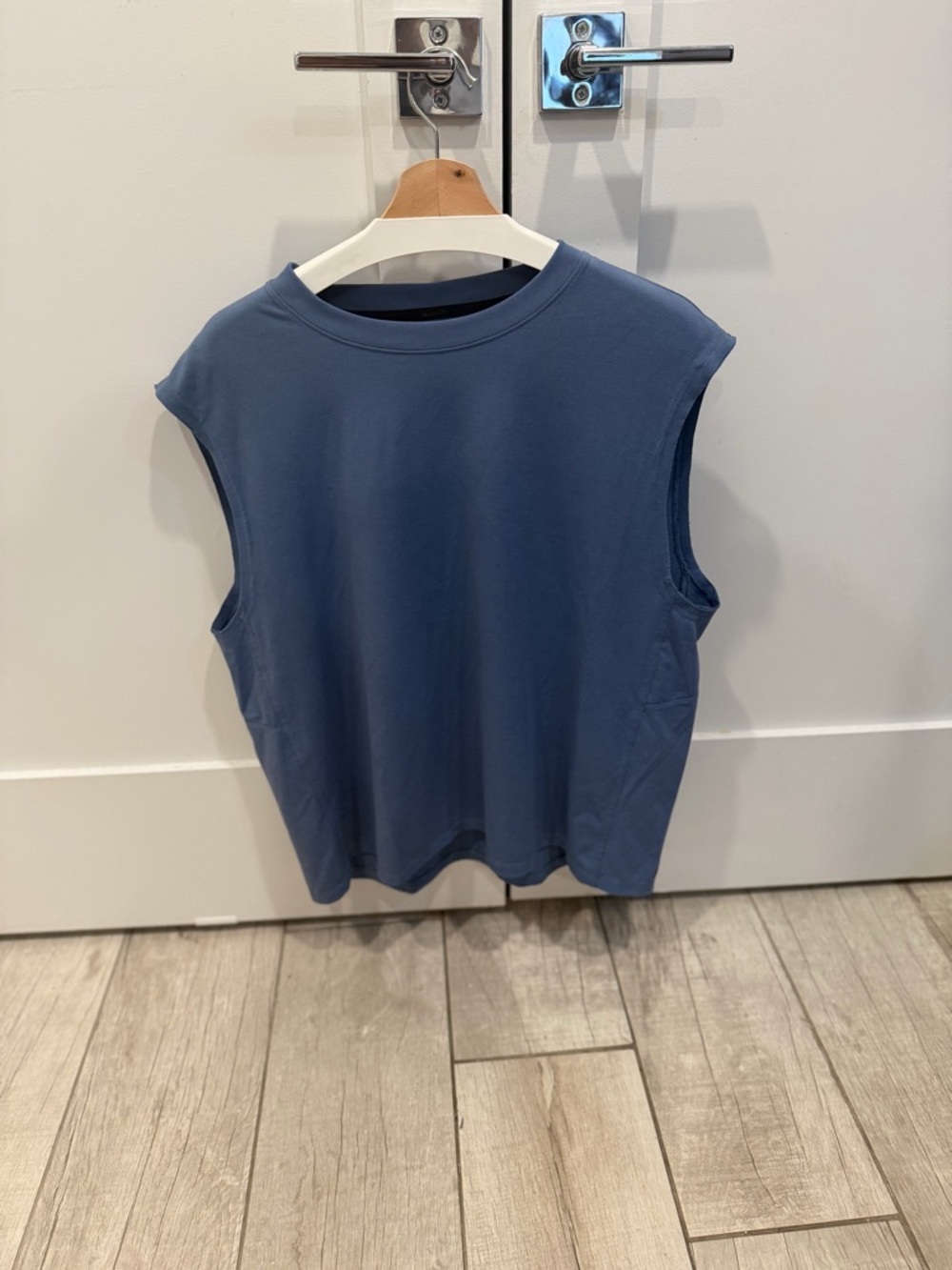 Lululemon Easy Set Hemmed/Cropped Sleeveless Blue Shirt